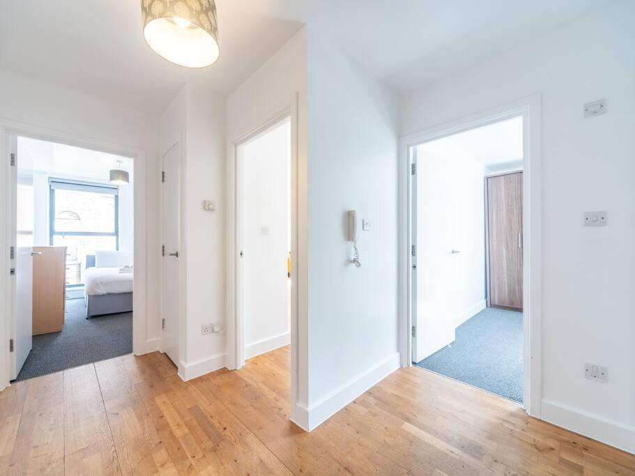 Bright & Modern 2-Bed Apartment In Vibrant East Londra Dış mekan fotoğraf